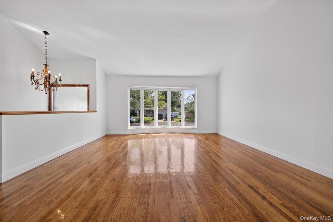 House in Roslyn, New York, United States 5 - 18443055