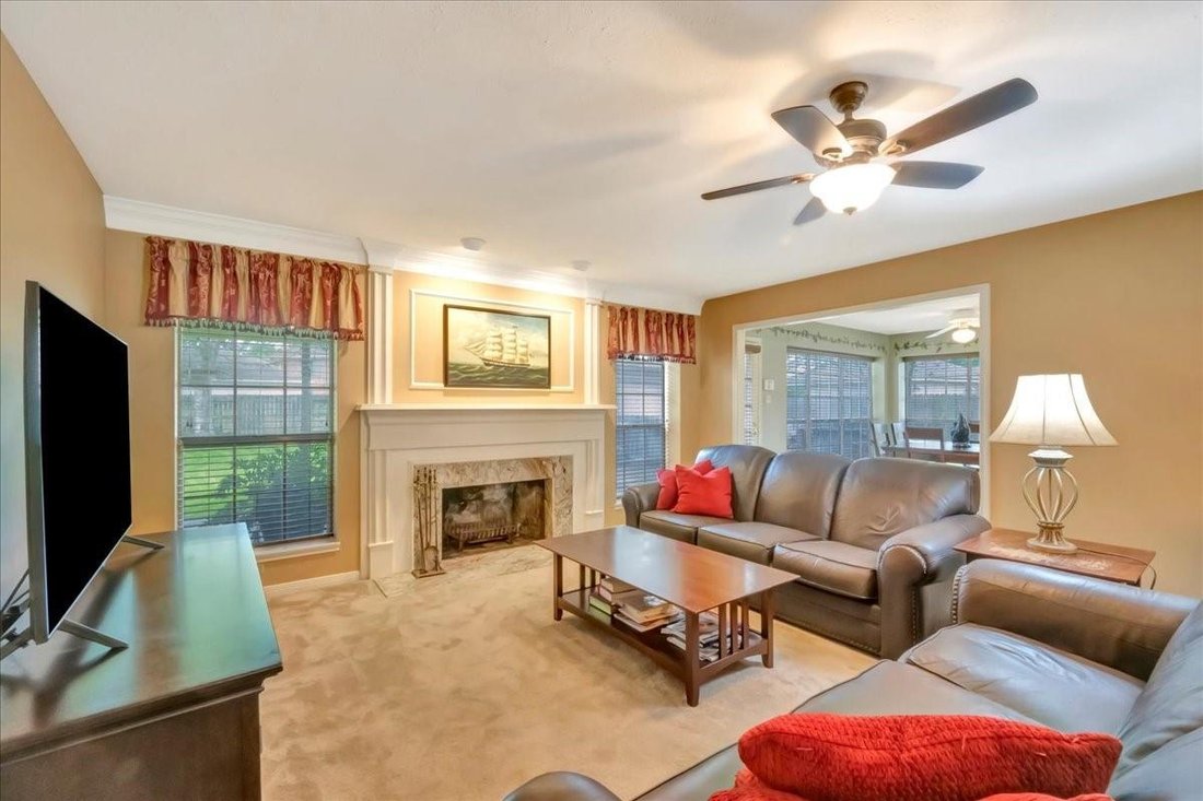 House in Houston, Texas, United States 4 - 18440742
