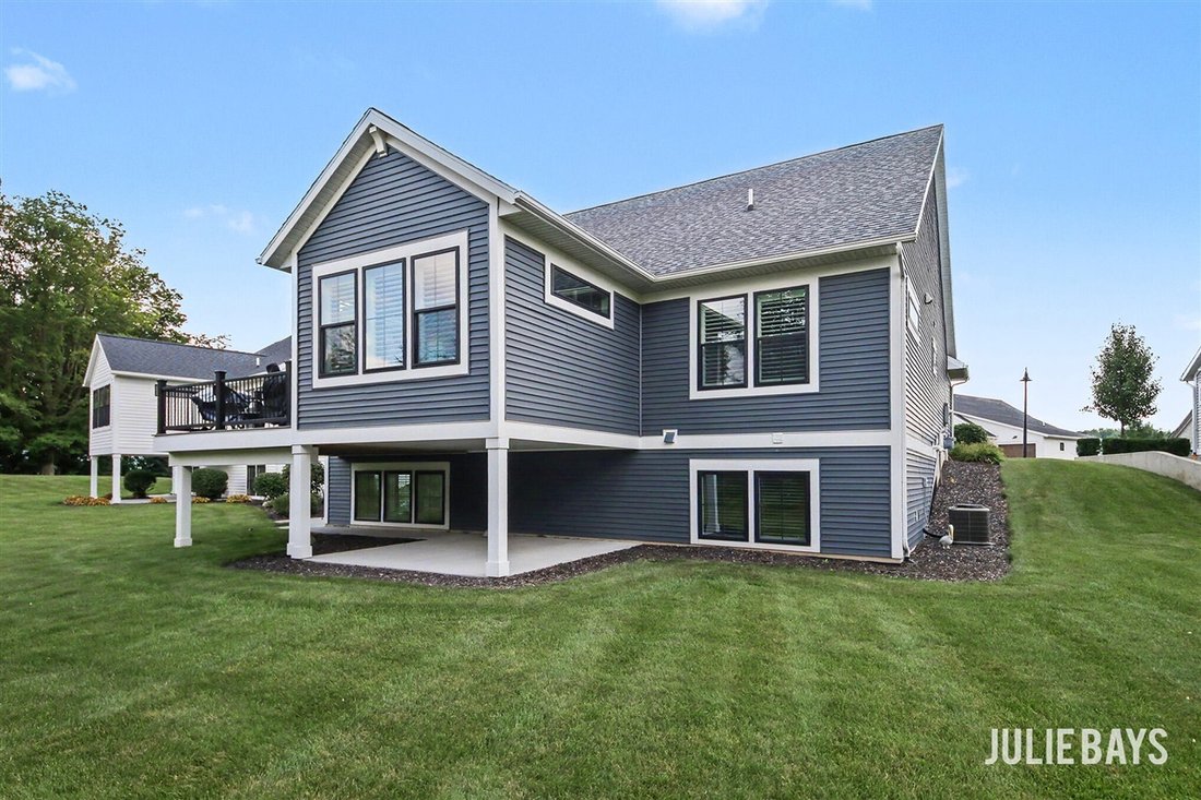 Condo in Byron Center, Michigan, United States 5 - 18439270