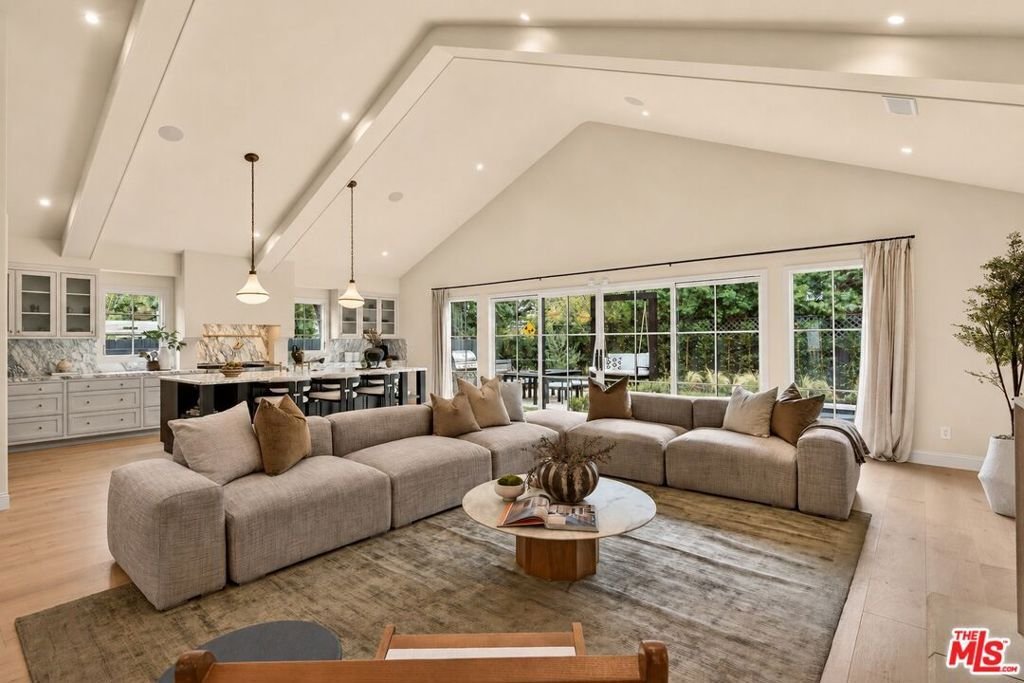 House in Los Angeles, California, United States 4 - 18439136