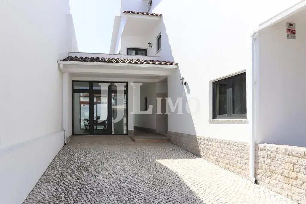 House in Carcavelos e Parede, Lisbon, Portugal 5 - 18435856