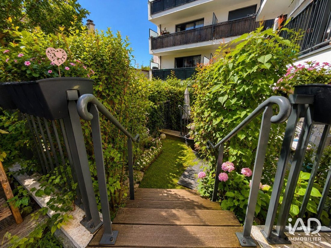 Apartment in Bois-Colombes, Ile-de-France, France 1 - 18438632