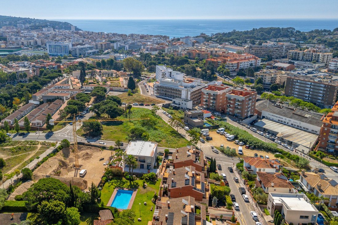 Villa in Lloret de Mar, Catalonia, Spain 2 - 18439239