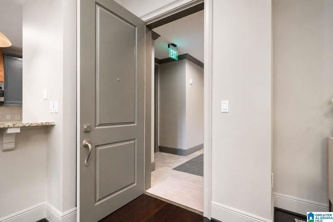 Condo in Homewood, Alabama, United States 3 - 18442846