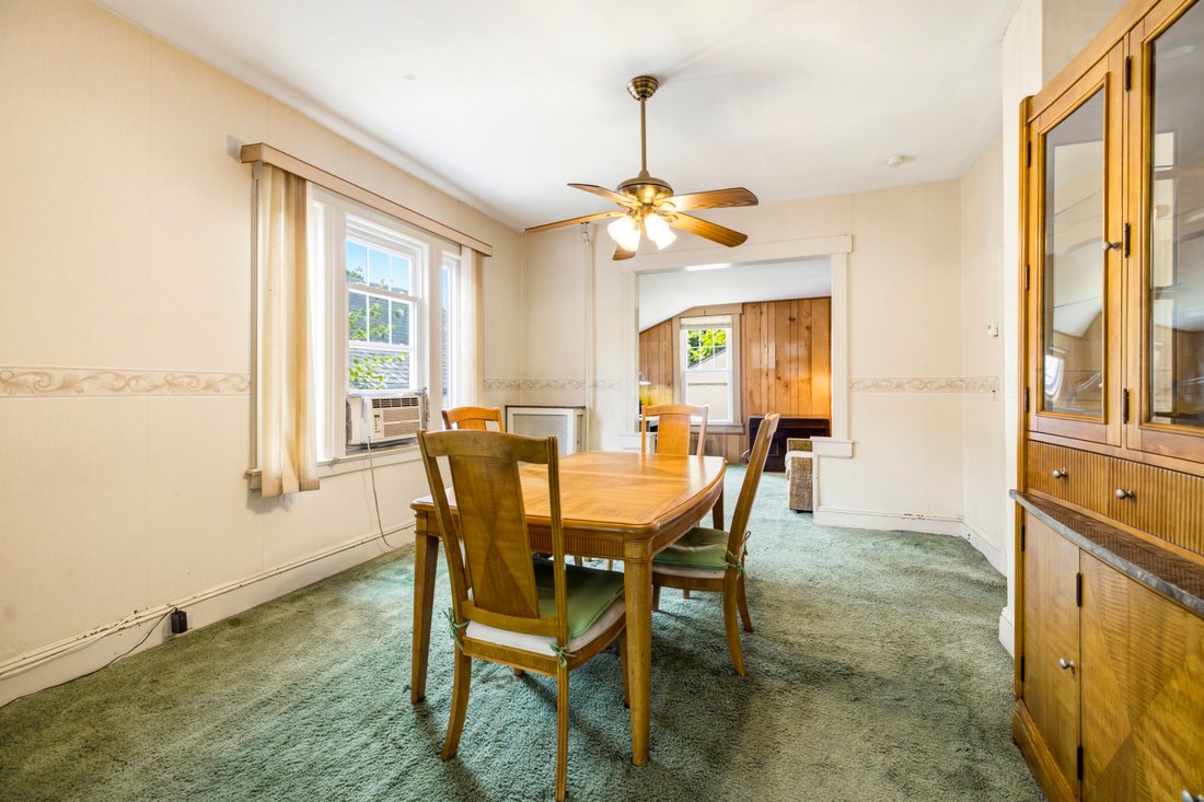 House in Lynbrook, New York, United States 5 - 18438415