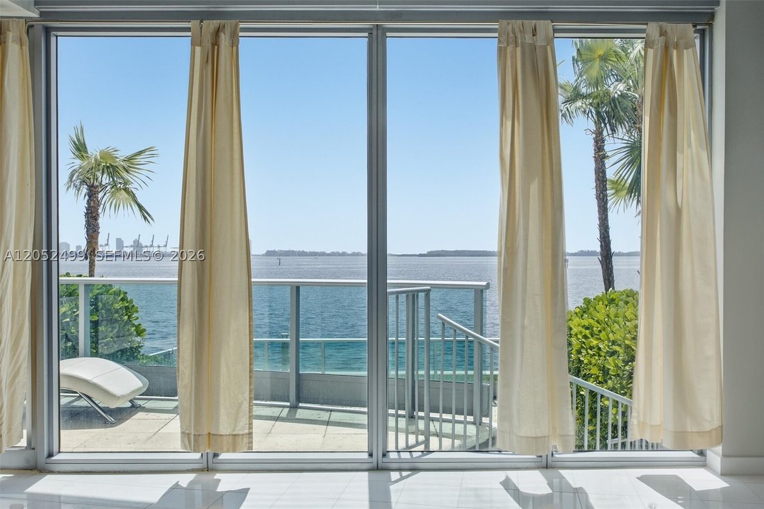 Condo in Miami, Florida, United States 3 - 18440050