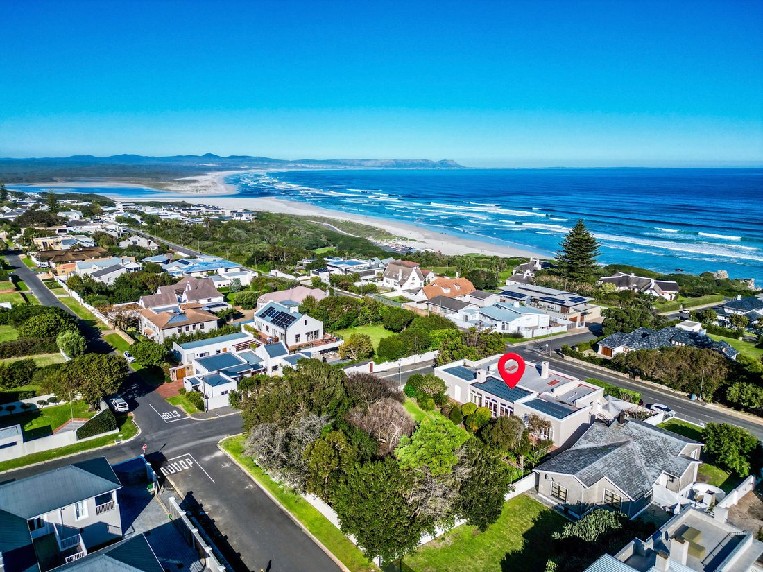 Country House in Overstrand Local Municipality, Western Cape, South Africa 1 - 18435114