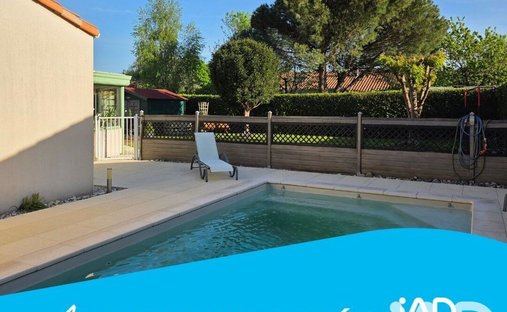 House in Sud, Les Sorinieres, France 1