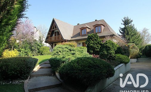 House in Mandres-les-Roses, Ile-de-France, France 1