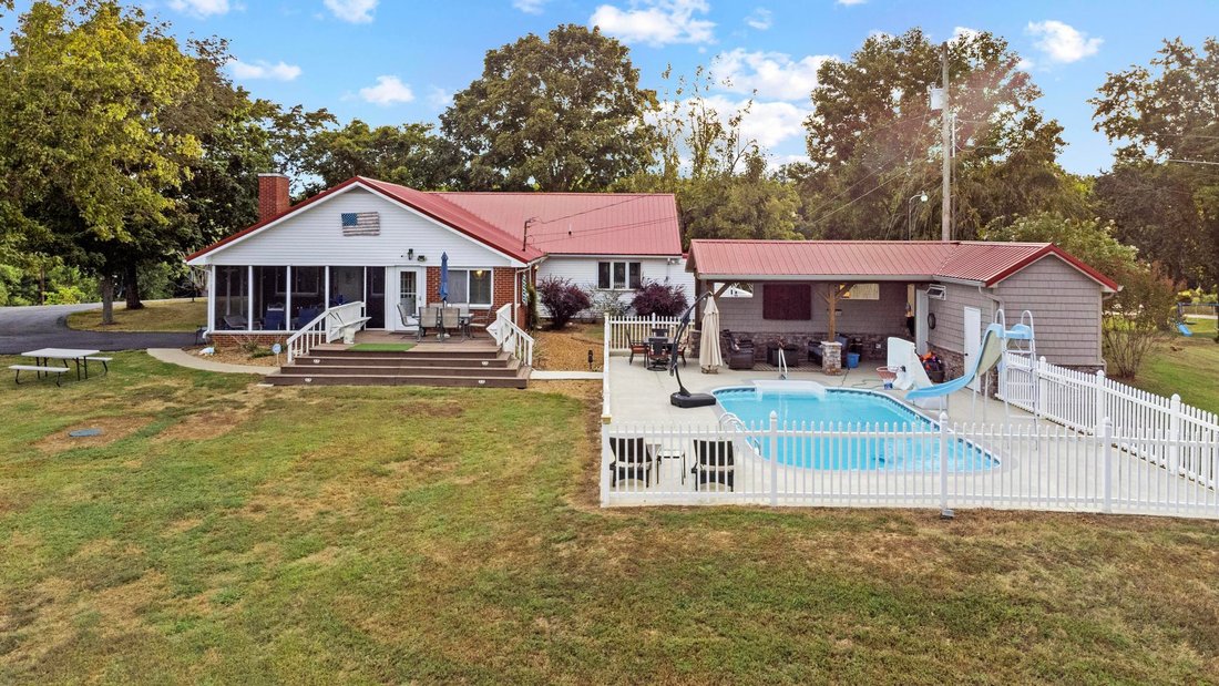 House in Cadiz, Kentucky, United States 1 - 18378996