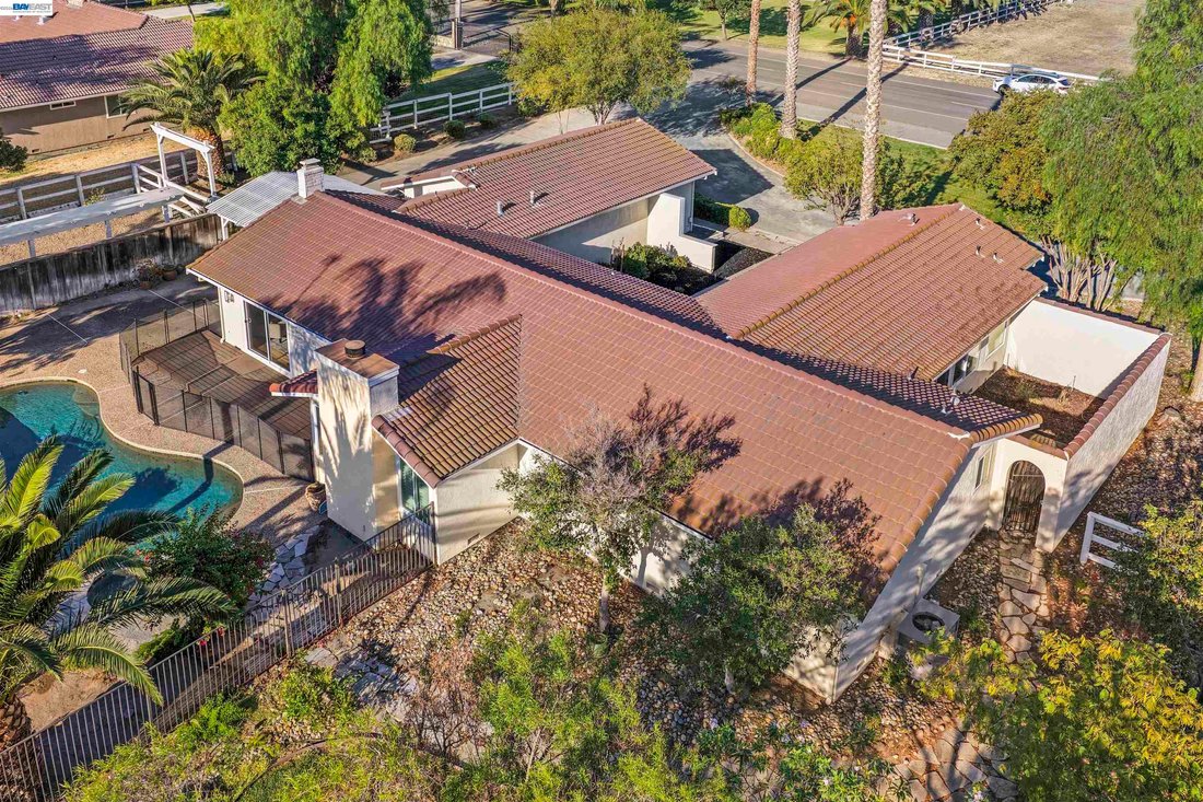 House in Tracy, California, United States 4 - 18442615