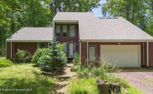 House in Pocono Pines, Pennsylvania, United States 1