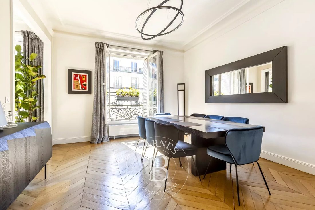 Apartment in Ternes-Maillot, Paris 17e Arrondissement, Paris 3 - 18437979