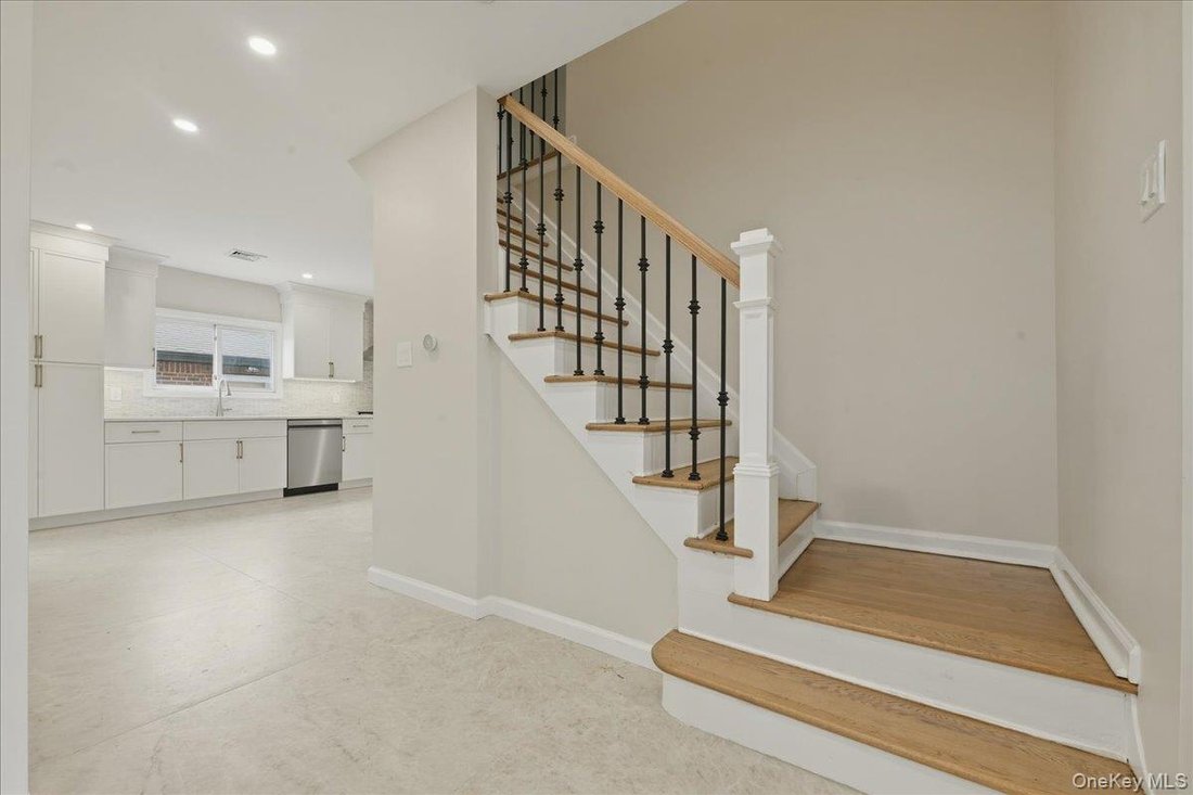 House in West Hempstead, New York, United States 4 - 18443048