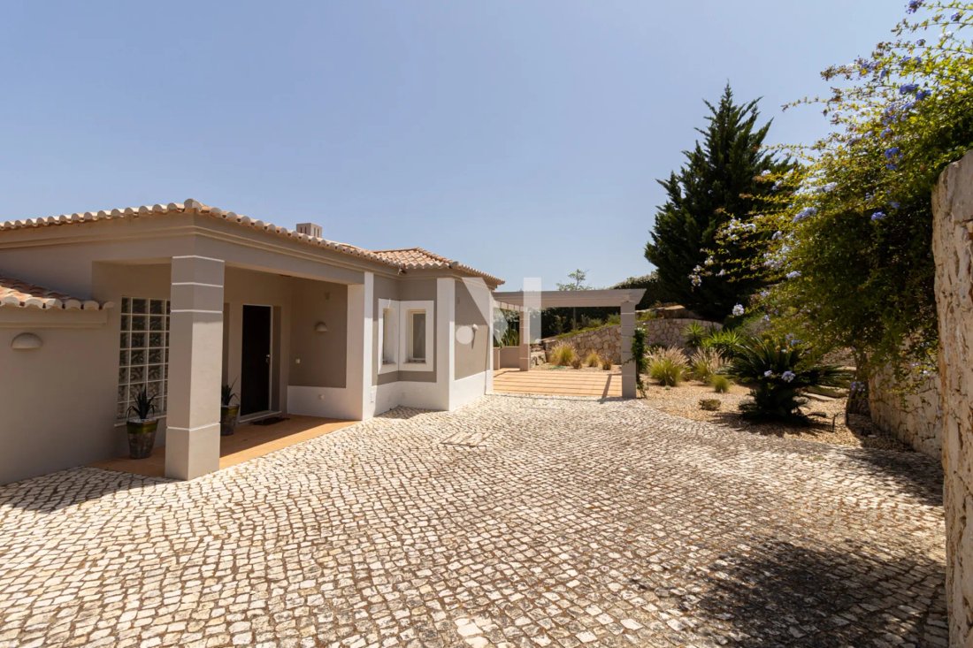 House in Carvoeiro, Algarve, Portugal 2 - 18435933