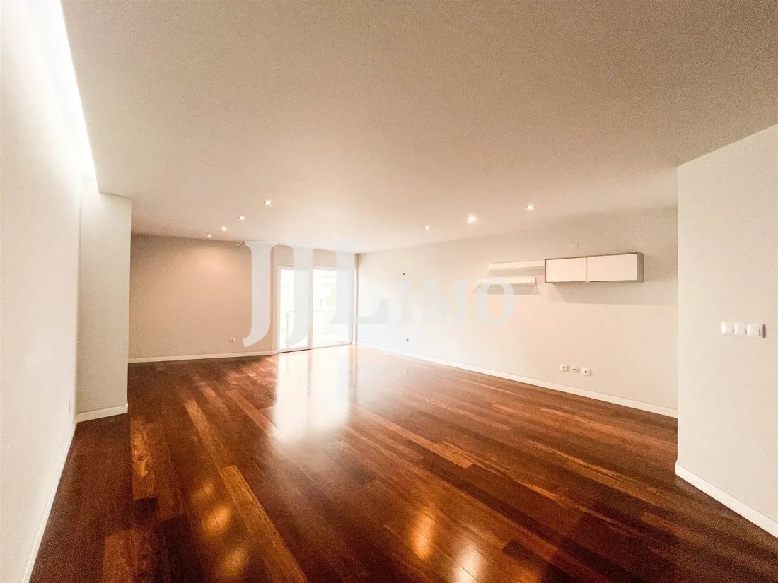 Apartment in Carcavelos e Parede, Lisbon, Portugal 3 - 18435954