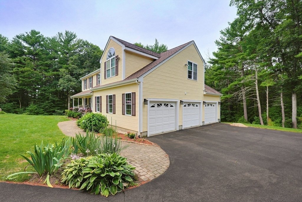 House in Uxbridge, Massachusetts, United States 4 - 18442584
