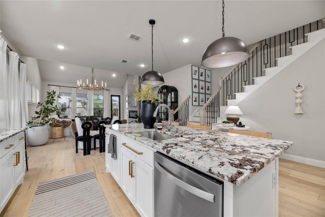 House in Frisco, Texas, United States 5 - 18442614
