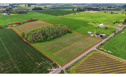 Land in Carlton, Oregon, United States 1