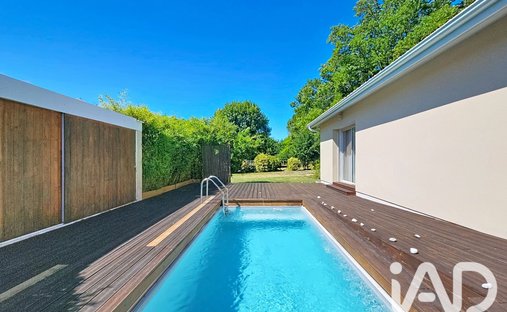 House in La Brède, Nouvelle-Aquitaine, France 1