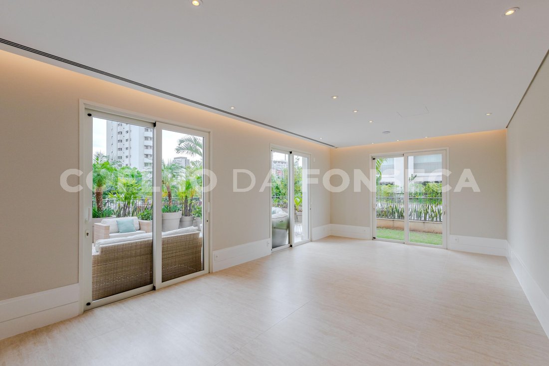 Condo in São Paulo, State of São Paulo, Brazil 4 - 17636216
