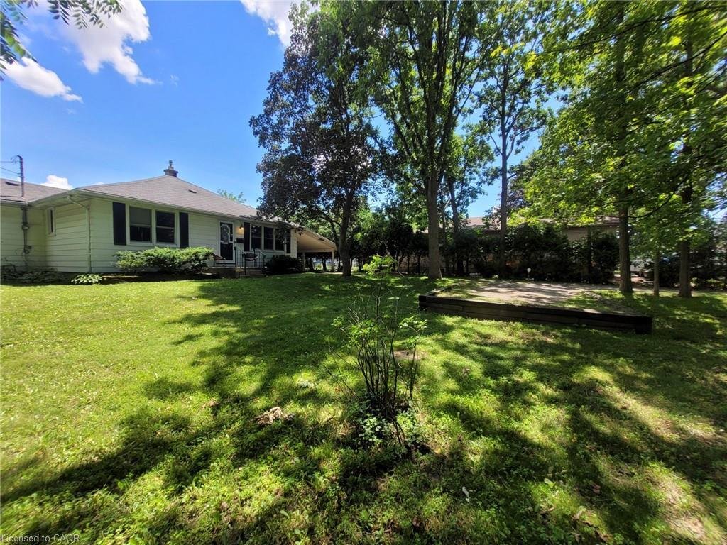 House in Hamilton, Ontario, Canada 4 - 18440370