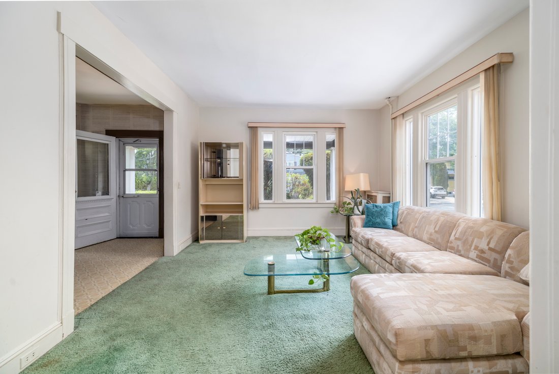 House in Lynbrook, New York, United States 4 - 18438415