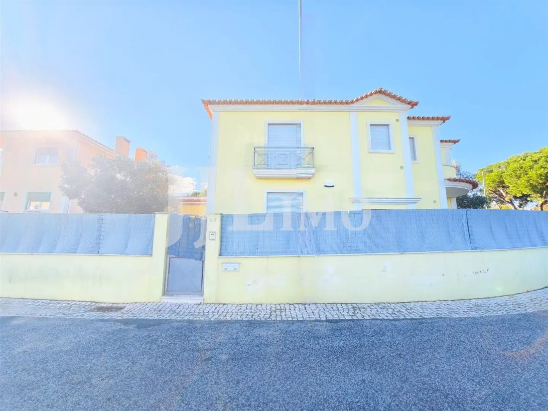 House in Cascais e Estoril, Lisbon, Portugal 1 - 18435814