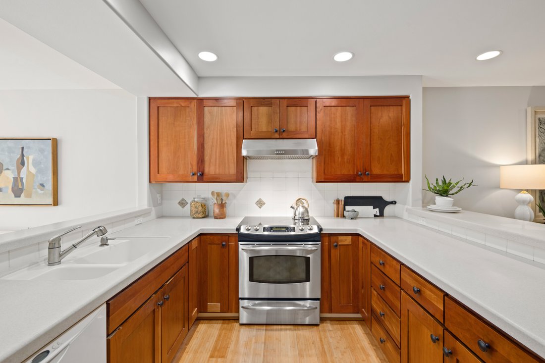 Condo in Kirkland, Washington, United States 5 - 18435450