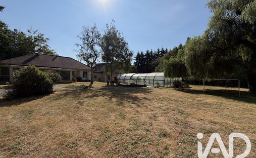 House in Arrondissement of Le Mans, Pays de la Loire, France 1