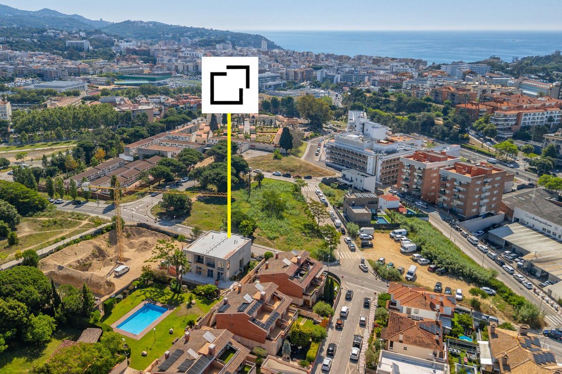 Villa in Lloret de Mar, Catalonia, Spain 1 - 18439239