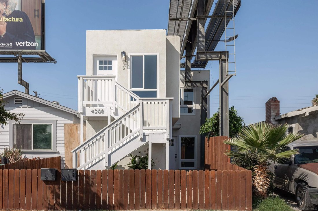 San Diego, California, United States 2 - 18437263