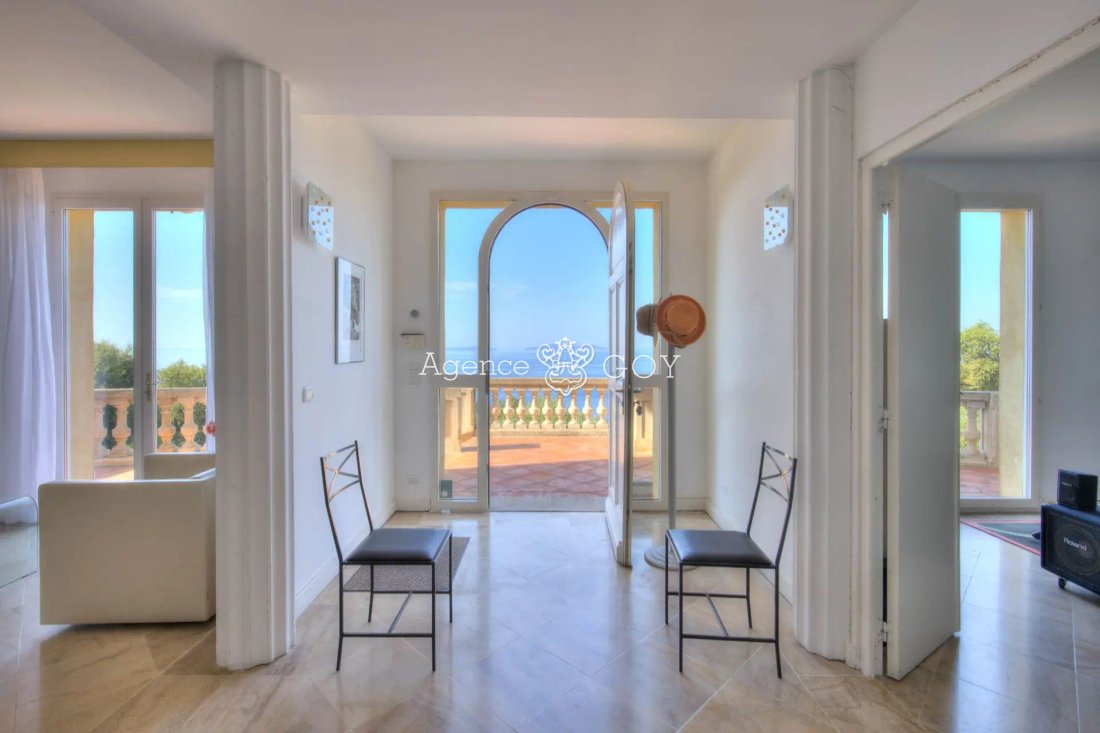 House in Rayol-Canadel-sur-Mer, Provence-Alpes-Côte d'Azur, France 3 - 15730140