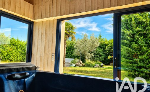 House in Saint-Savinien, Nouvelle-Aquitaine, France 1