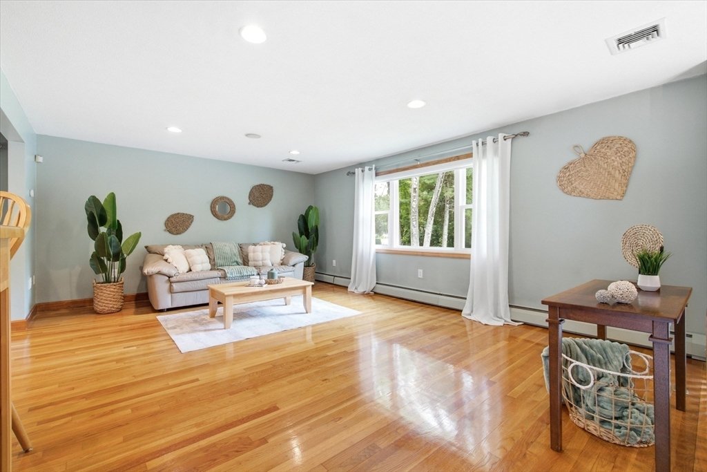 House in Northborough, Massachusetts, United States 3 - 18442679