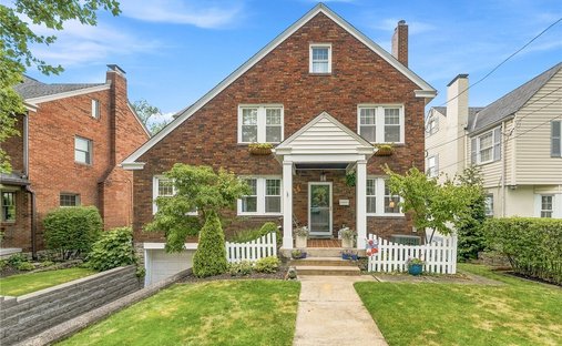 House in Mount Lebanon, Pennsylvania, United States 1