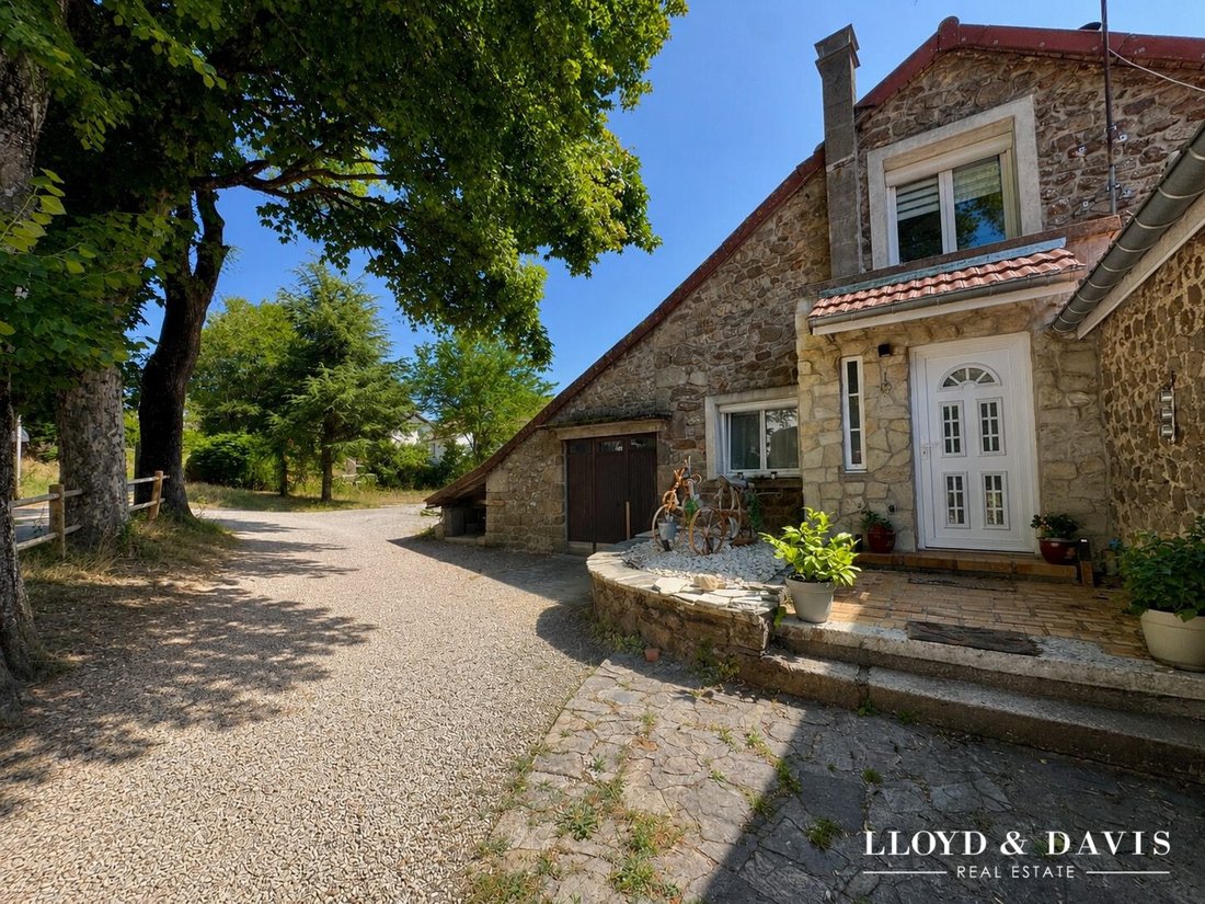 House in Saint-Agreve, Auvergne-Rhône-Alpes, France 1 - 18441826