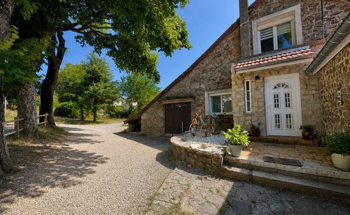 House in Saint-Agreve, Auvergne-Rhône-Alpes, France 1