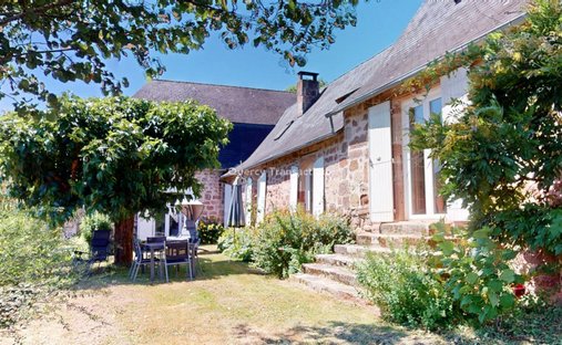 House in Terrasson-Lavilledieu, Nouvelle-Aquitaine, France 1