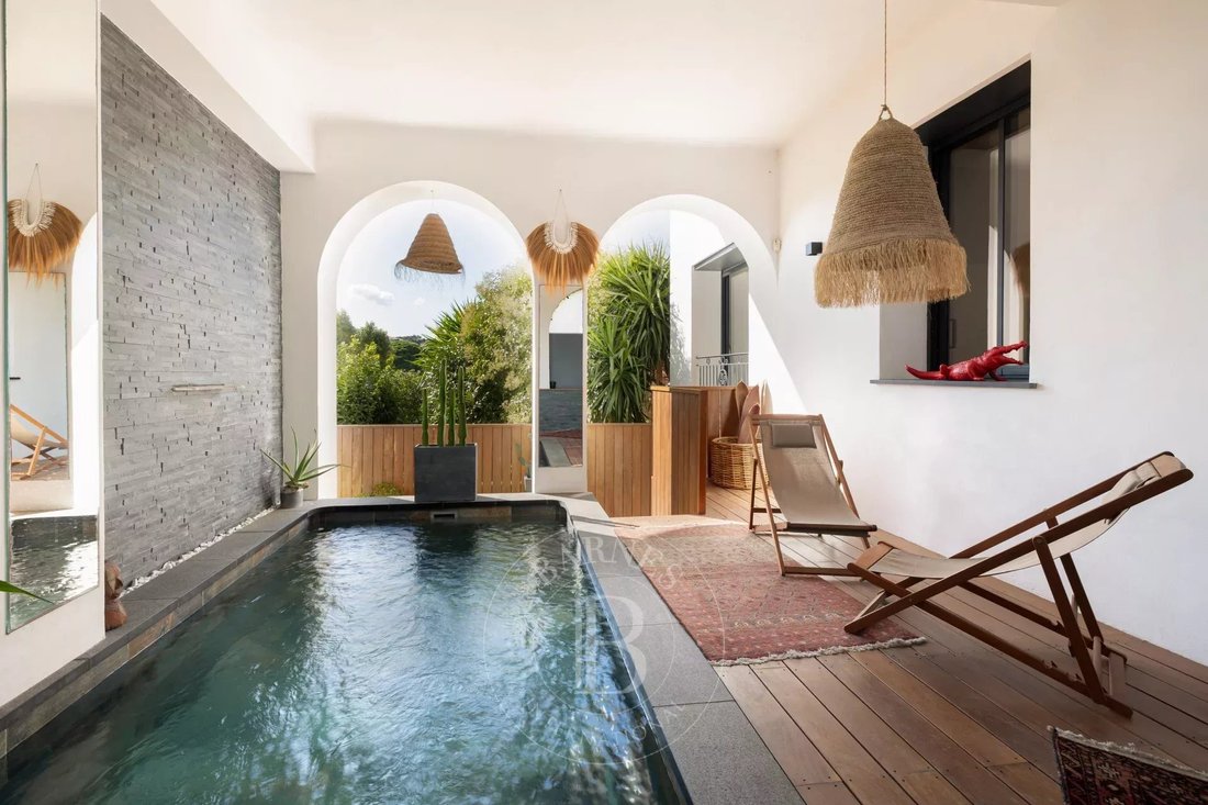 Villa in Vallergues, Cannes, Frankreich 1 - 18437872