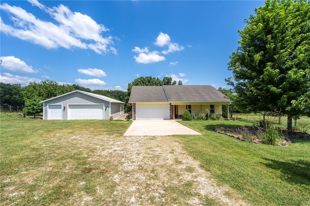House in Cave Springs, Arkansas, United States 1 - 18442002