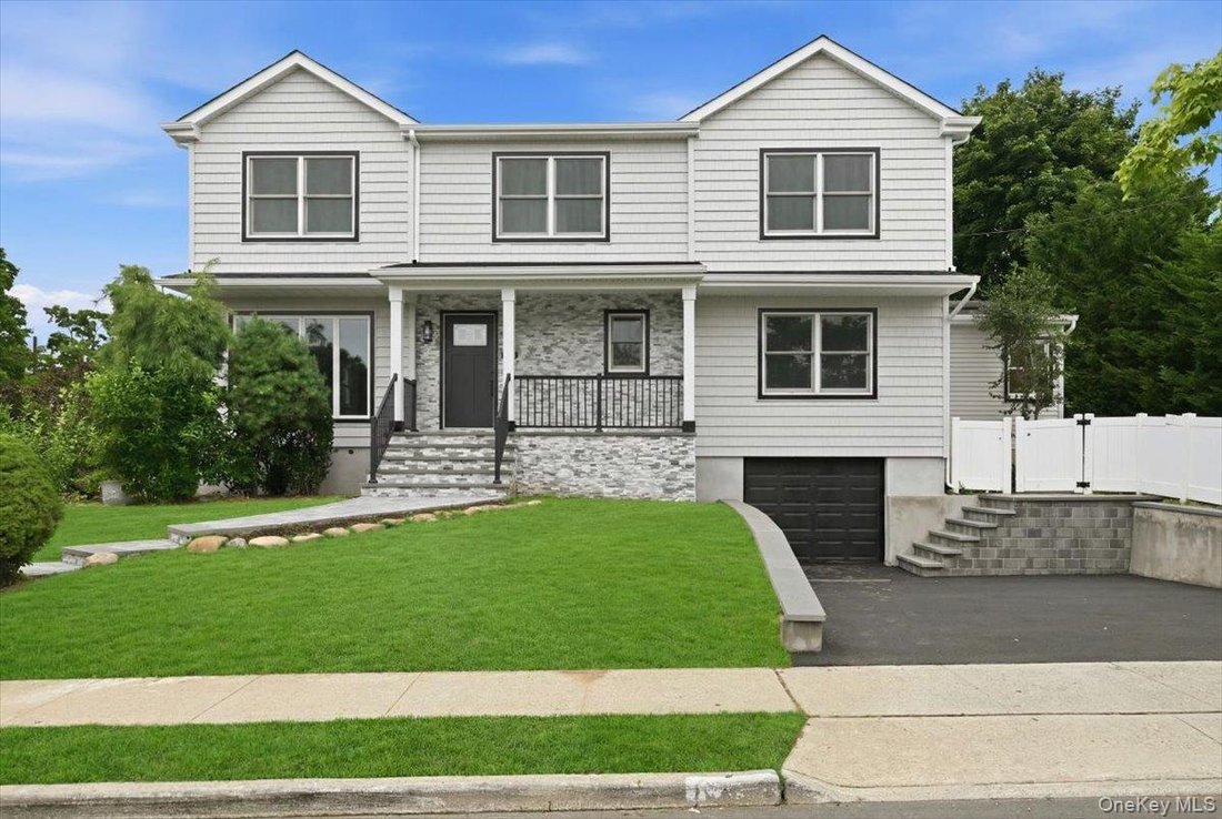 House in West Hempstead, New York, United States 1 - 18443048