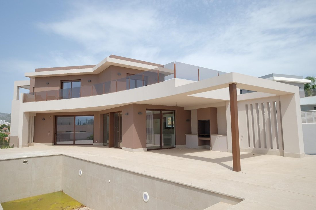 Villa in Calp / Calpe, Valencian Community, Spain 1 - 18440928