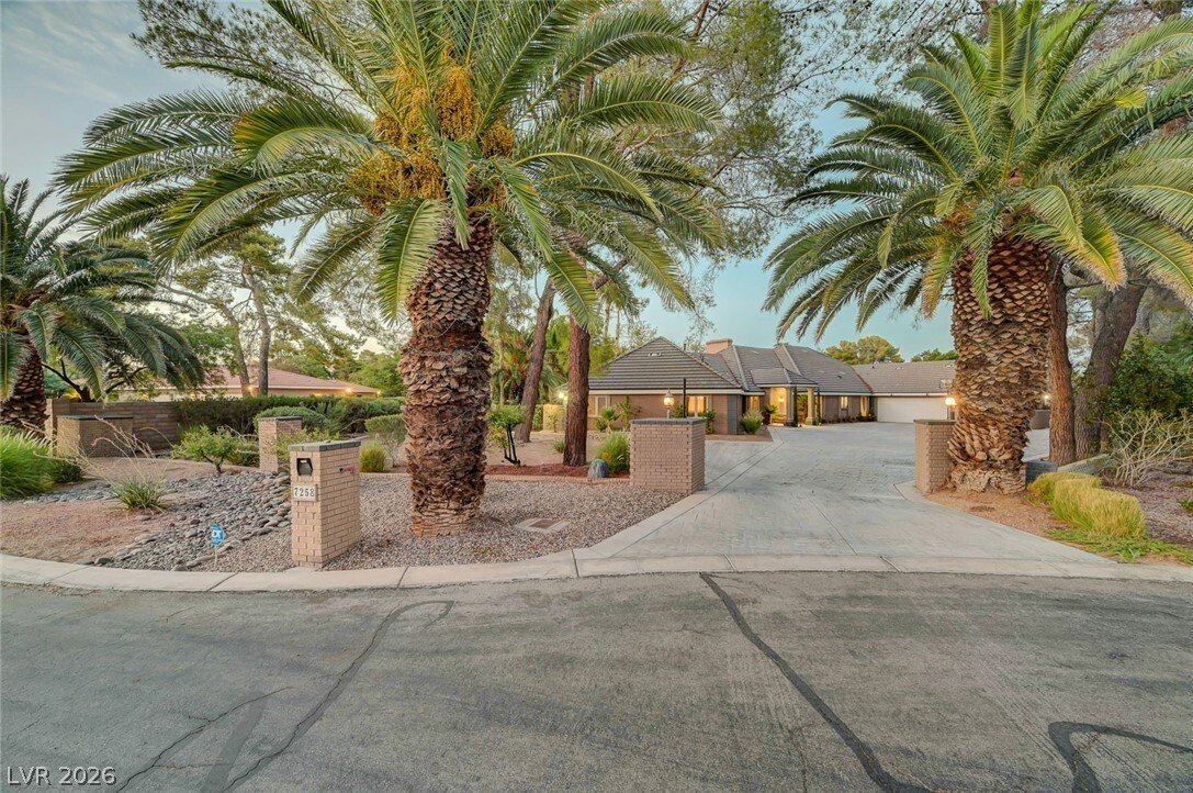 House in Las Vegas, Nevada, United States 1 - 16300807