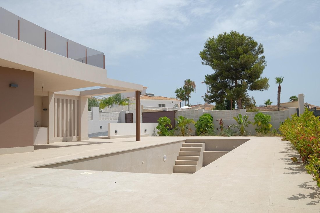 Villa in Calp / Calpe, Valencian Community, Spain 4 - 18440928