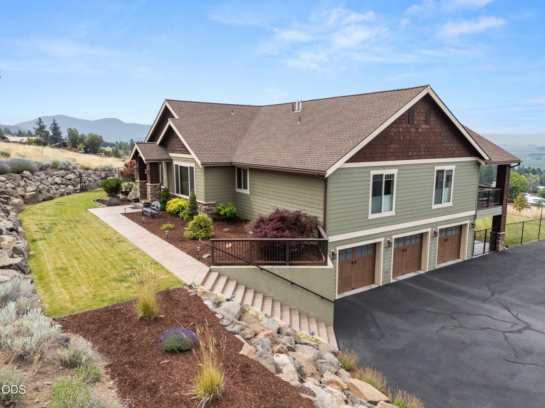 House in Klamath Falls, Oregon, United States 1 - 18442033