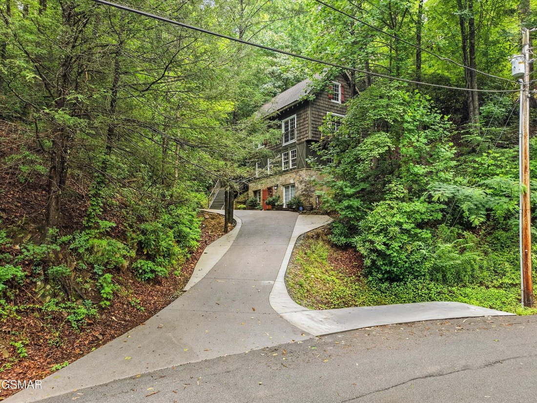 House in Gatlinburg, Tennessee, United States 3 - 18437040
