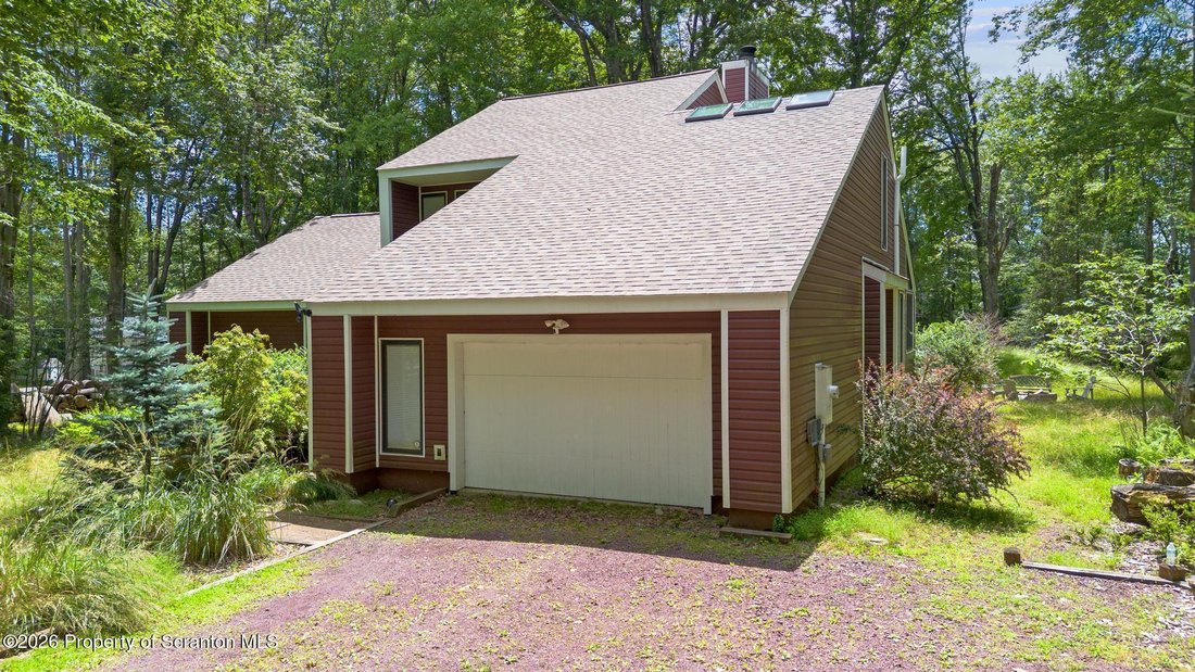House in Pocono Pines, Pennsylvania, United States 3 - 18438385