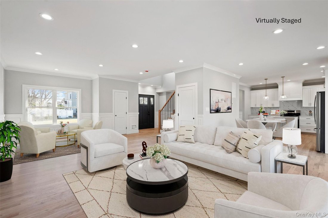 House in Hicksville, New York, United States 2 - 18440405