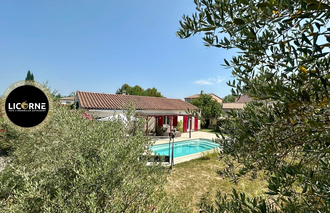 Casa en Le Puy-Sainte-Réparade, Provenza-Alpes-Costa Azul, Francia 1 - 18441687